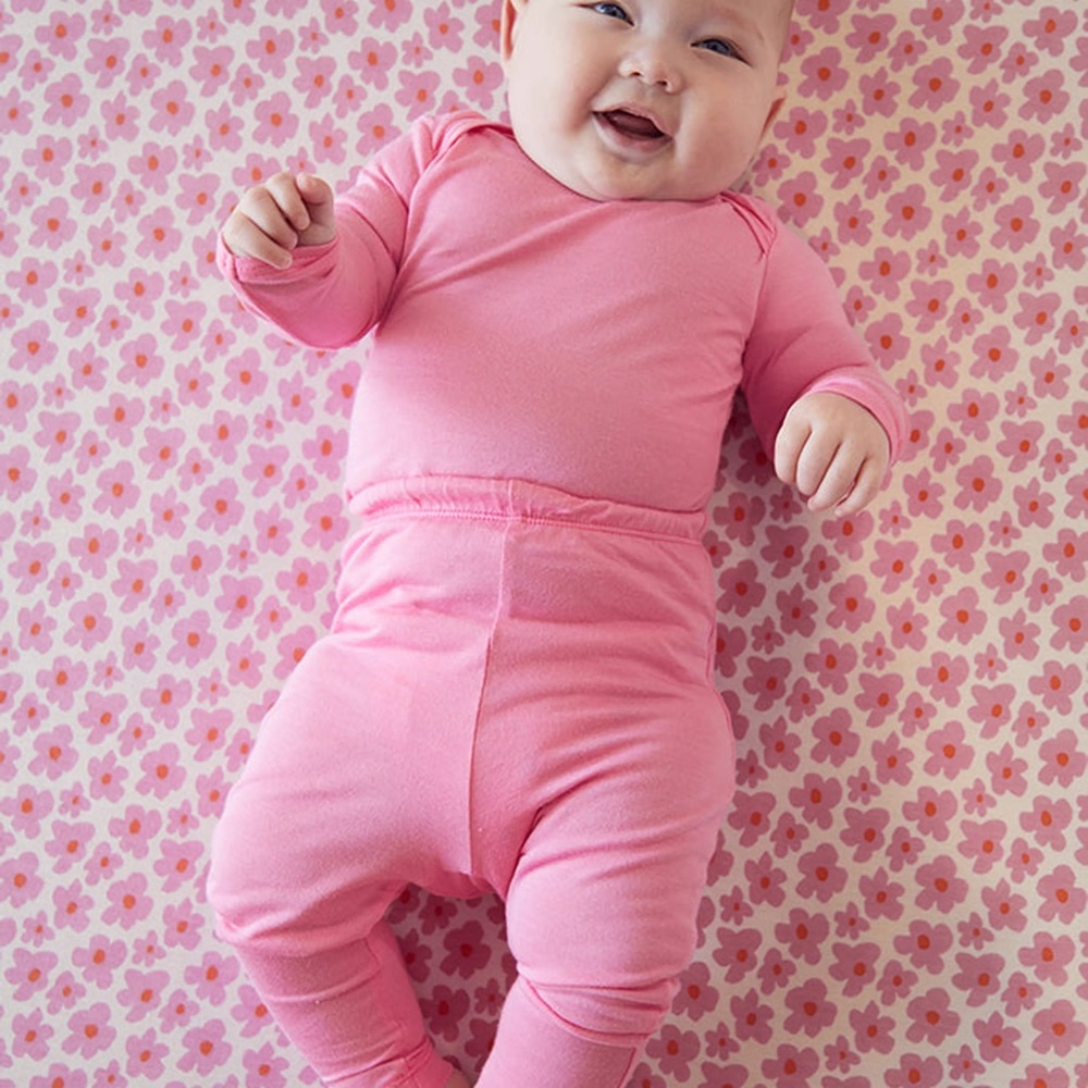 Solly Baby iconic pink sleeper 0-3mo